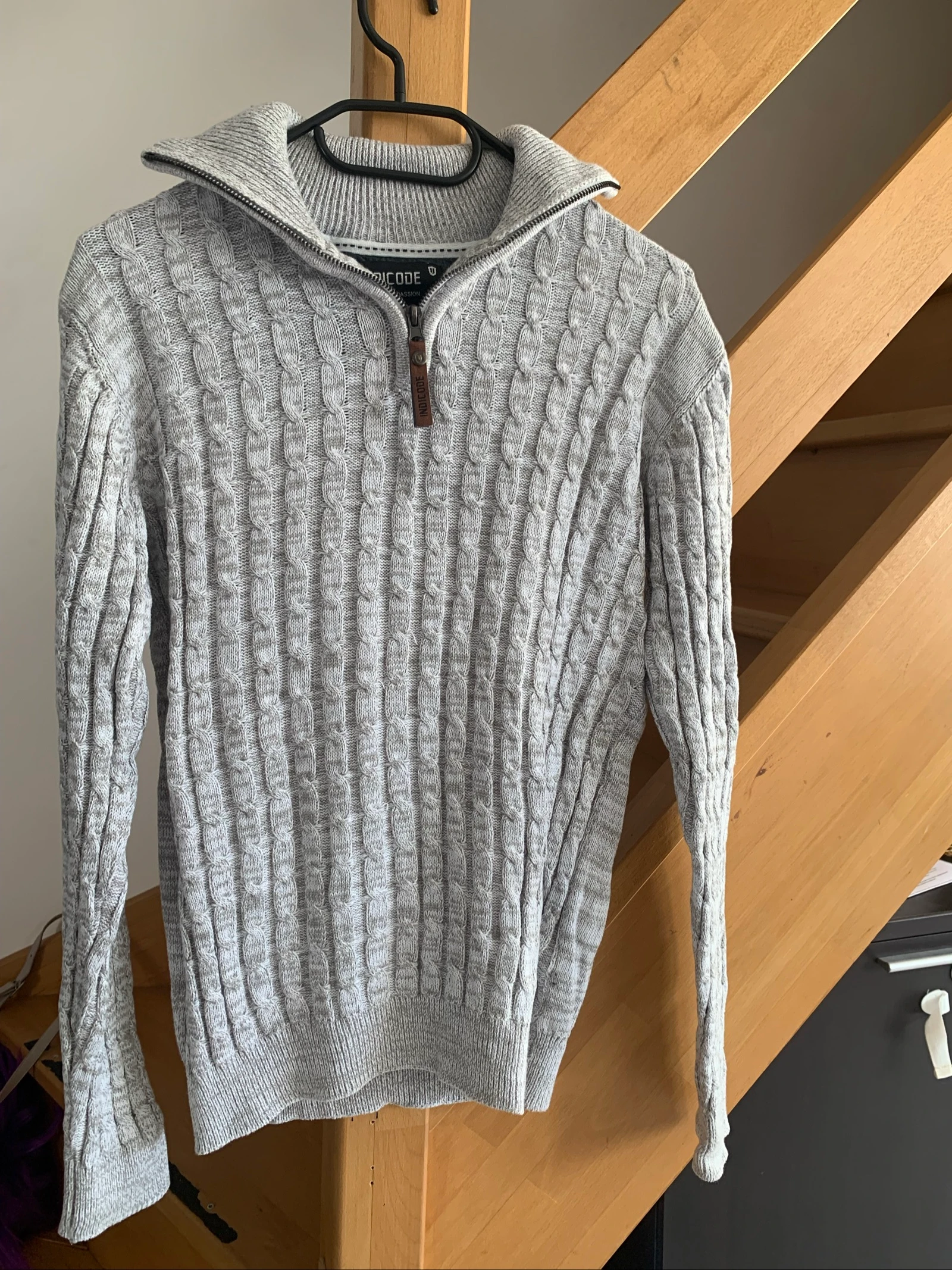 Pull homme Indicode gris torsadé – Taille M – Neuf